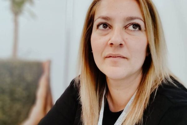 Liofyllo: Από τα φύλλα της ελιάς στη βιώσιμη δημιουργία – Μια πατρινή ιδέα που “ανθίζει” διεθνώς